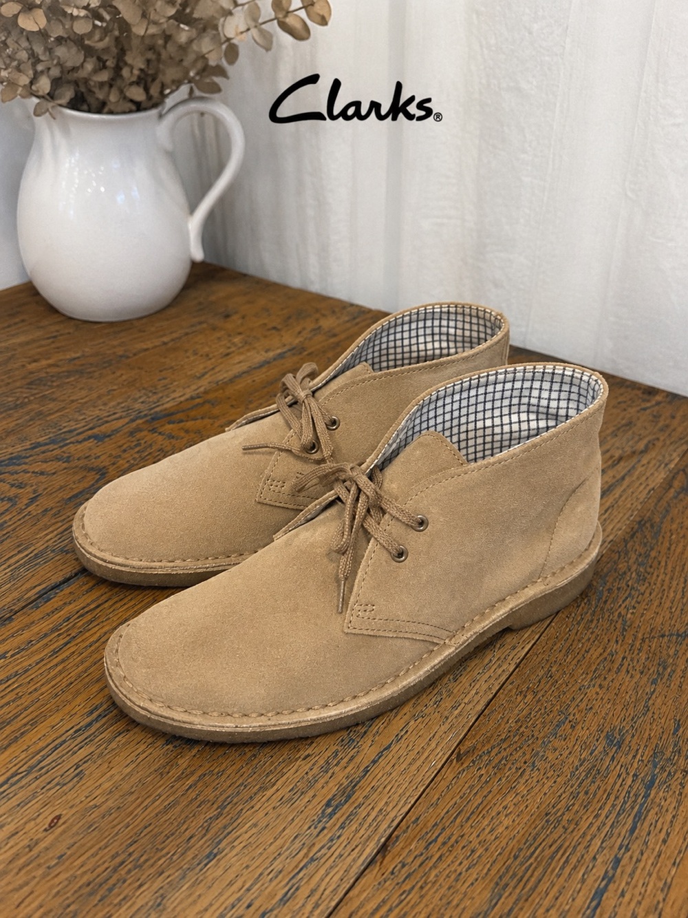 Clarks Originals Desert Boots in Tan Suede – Size 8.5